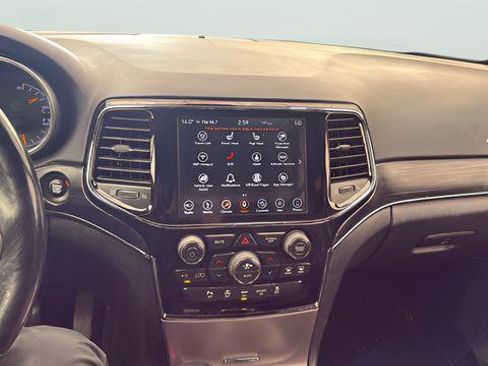 Used 2019 Jeep Grand Cherokee Limited AWD/4WD image 10