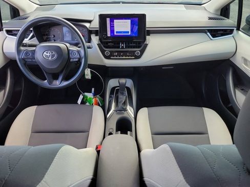 Used 2023 Toyota Corolla LE image 2