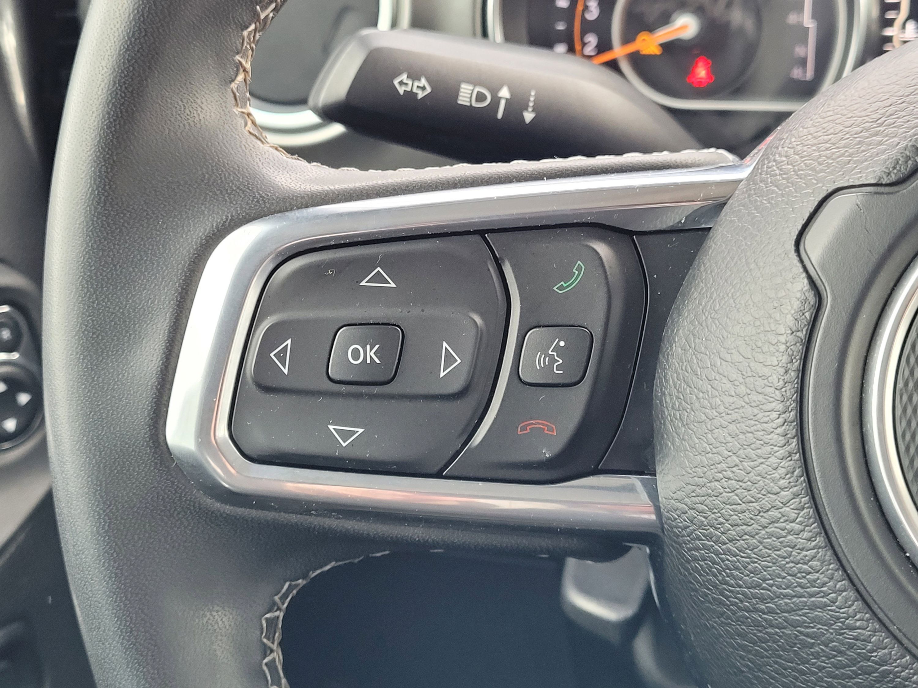 Used 2023 Jeep Gladiator Overland AWD/4WD image 14
