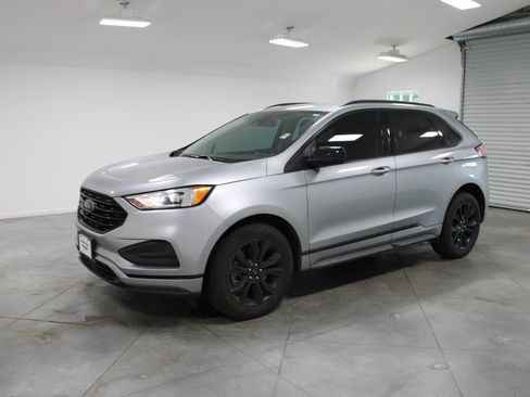 Used 2022 Ford Edge SE w/ Black Appearance Package AWD/4WD image 4