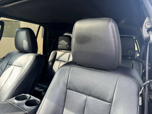 Used 2016 Ford Expedition Limited w/ Equipment Group 301A AWD/4WD image 23