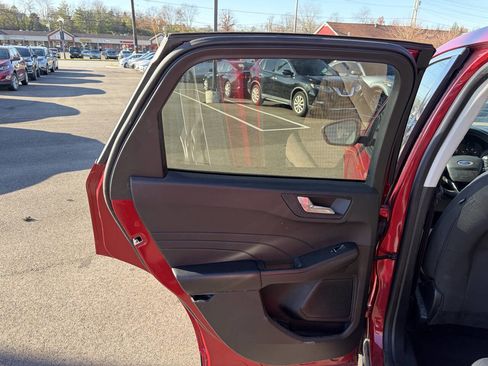 Used 2021 Ford Escape SE w/ Convenience Package image 15