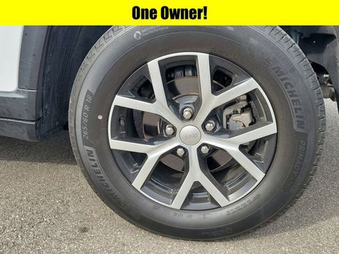 Used 2023 Jeep Grand Cherokee Limited image 7