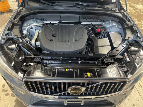 Used 2023 Volvo XC60 B5 Plus w/ Climate Package AWD/4WD image 10