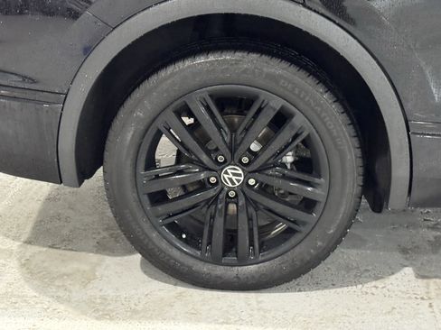 Used 2022 Volkswagen Tiguan SE R-Line image 20