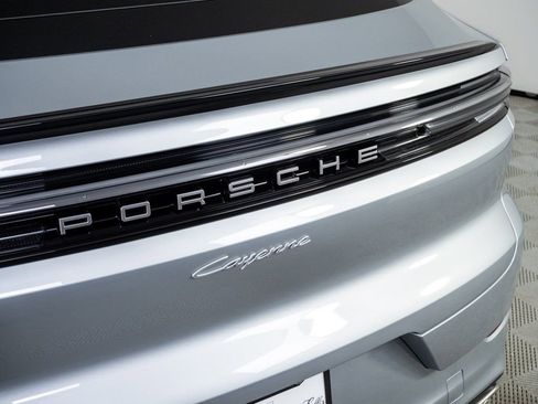 New 2026 Porsche Cayenne Base image 37
