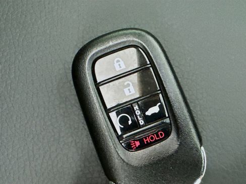 Used 2025 Honda Pilot Touring image 42