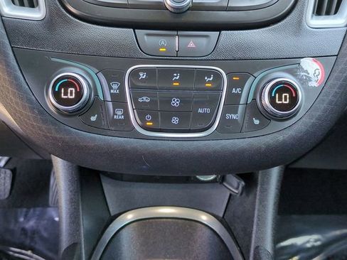 Used 2025 Chevrolet Malibu LT FWD image 18