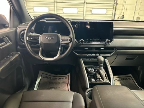 Used 2025 Chevrolet Colorado Trail Boss AWD/4WD image 4