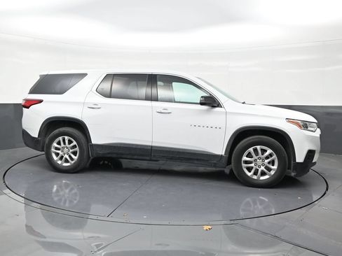 Used 2021 Chevrolet Traverse LS FWD image 6