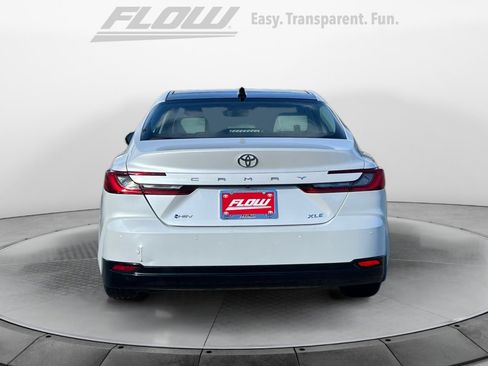 Used 2025 Toyota Camry XLE image 8
