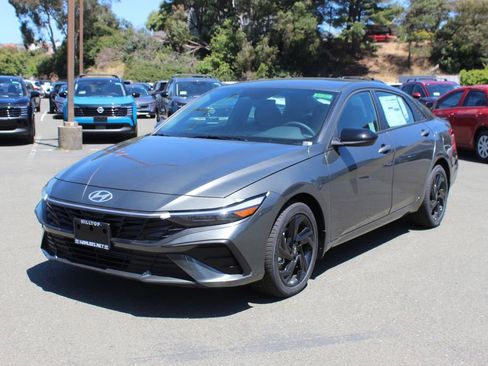 New 2026 Hyundai Elantra Sport FWD image 3