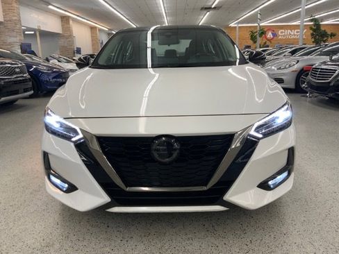 Used 2022 Nissan Sentra SR w/ SR Premium Package image 3