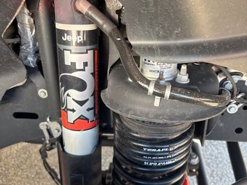 Used 2021 Jeep Gladiator Mojave image 2