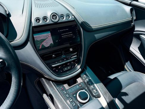 Used 2021 Aston Martin DBX AWD/4WD image 37