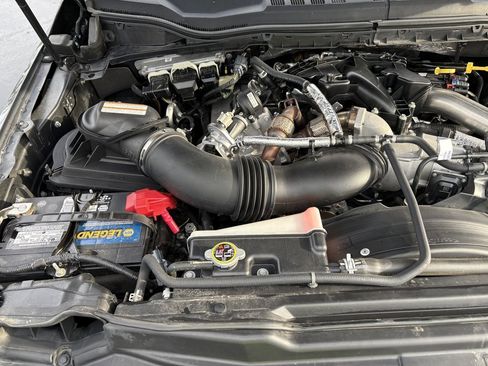 Used 2017 Ford F350 Lariat w/ Chrome Package image 38