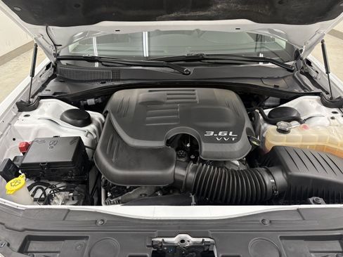 Used 2023 Chrysler 300 Touring L w/ Popular Equipment Group RWD image 7