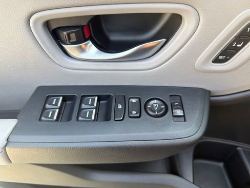 Used 2025 Honda Pilot Touring image 29