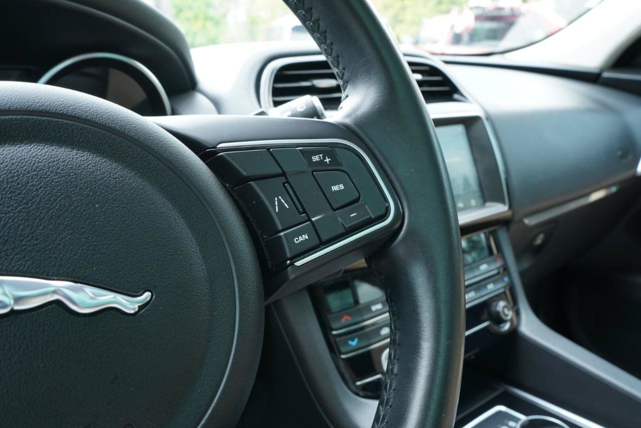 Used 2020 Jaguar F-PACE Premium AWD/4WD image 28