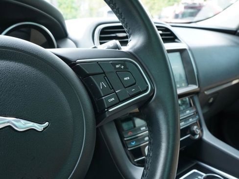 Used 2020 Jaguar F-PACE Premium AWD/4WD image 28