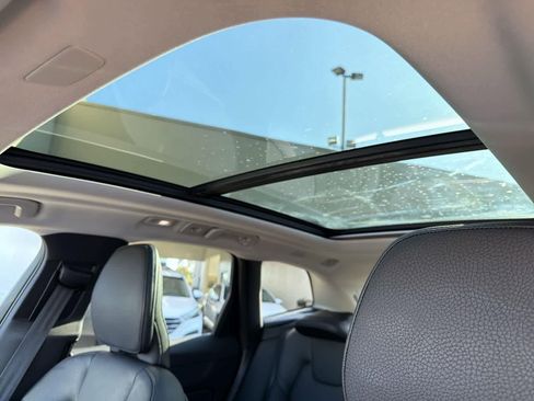 Used 2022 Volvo XC60 T8 Inscription Expression w/ Protection Package Premier image 10