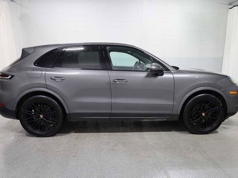 Certified 2025 Porsche Cayenne image 10