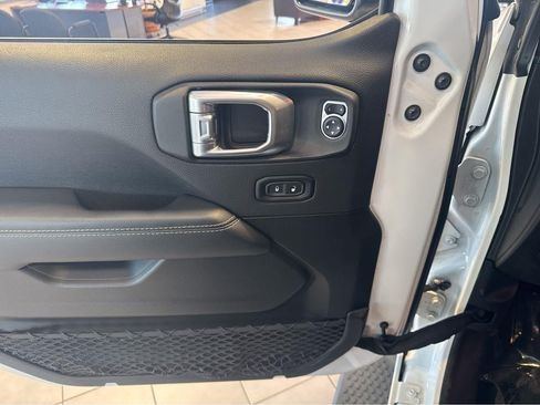 Used 2021 Jeep Wrangler Unlimited Sahara AWD/4WD image 20