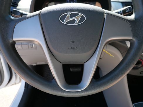Used 2017 Hyundai Accent SE FWD image 25