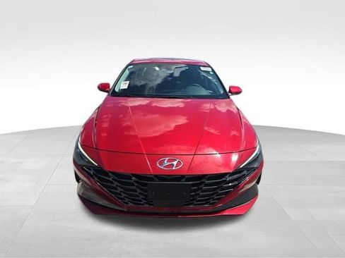 Used 2022 Hyundai Elantra Limited FWD image 4