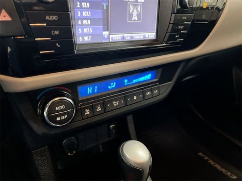 Used 2016 Toyota Corolla LE image 15