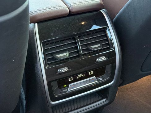 Certified 2024 BMW X7 xDrive40i w/ Premium Package image 16