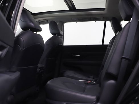 Used 2024 Toyota Grand Highlander Limited image 20