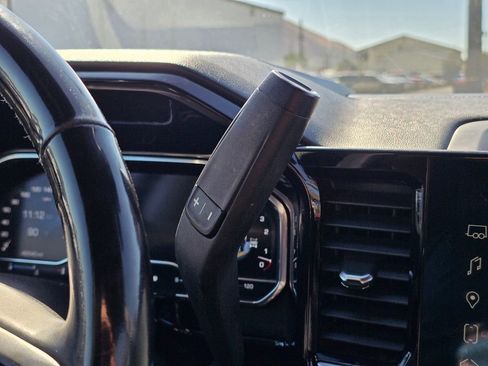 Used 2024 GMC Sierra 2500 SLE image 38