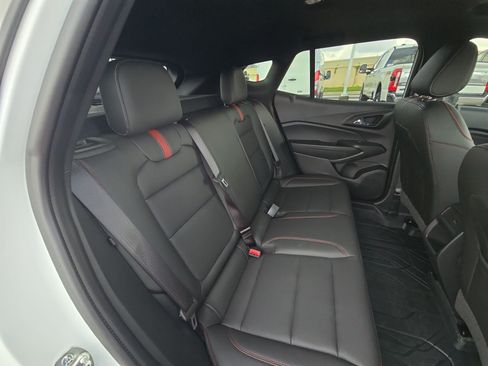 Used 2026 Chevrolet Trax RS w/ Sunroof Package FWD image 31