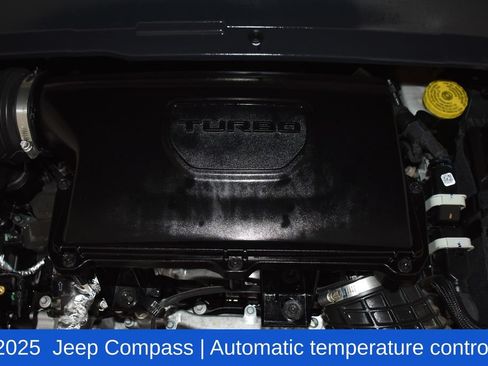 Used 2025 Jeep Compass Limited AWD/4WD image 7