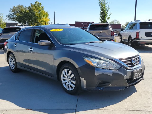 Used 2016 Nissan Altima 2.5 S w/ Power Driver Seat Package FWD image 7