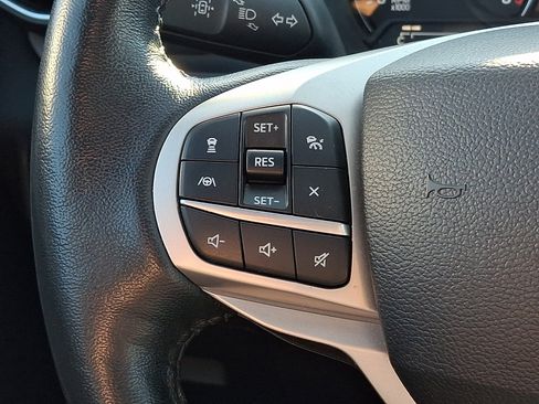 Certified 2023 Ford Explorer XLT w/ Equipment Group 202A AWD/4WD image 23