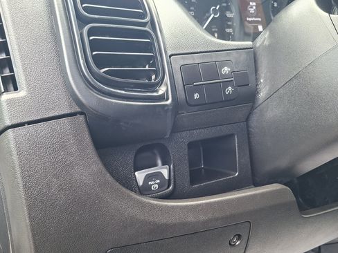 Used 2025 RAM ProMaster 2500 w/ Convenience Group FWD image 10