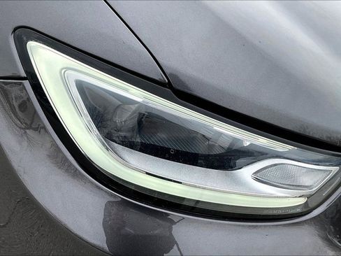 Used 2023 Chrysler Pacifica Touring-L FWD image 31