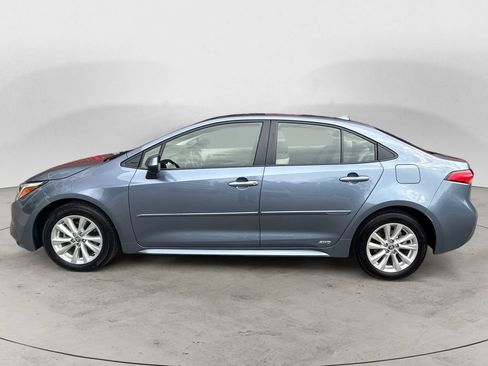 Used 2026 Toyota Corolla LE w/ LE Premium Package AWD/4WD image 2