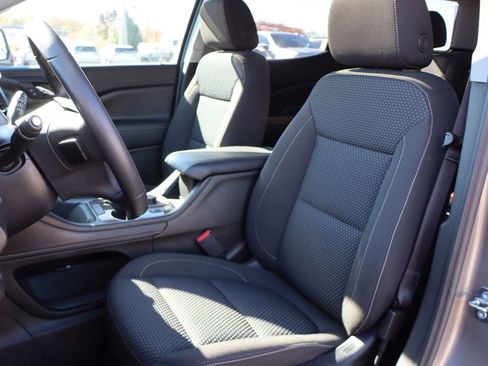 Used 2023 GMC Acadia SLE w/ Driver Convenience Package image 12