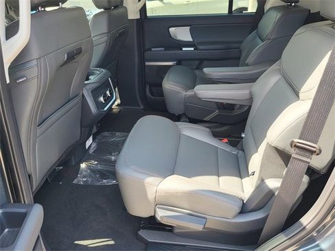 New 2025 Ford Expedition Active image 7