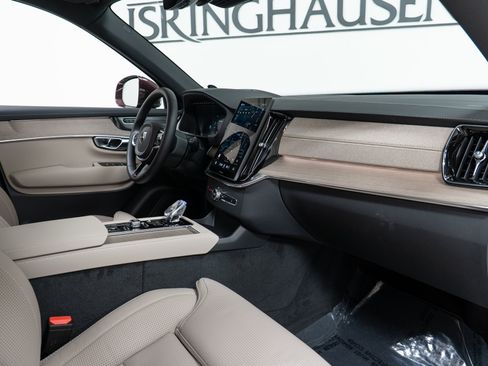 New 2026 Volvo XC90 B6 Ultra w/ Protection Package image 21