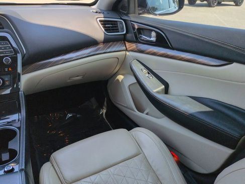 Used 2016 Nissan Maxima Platinum image 17