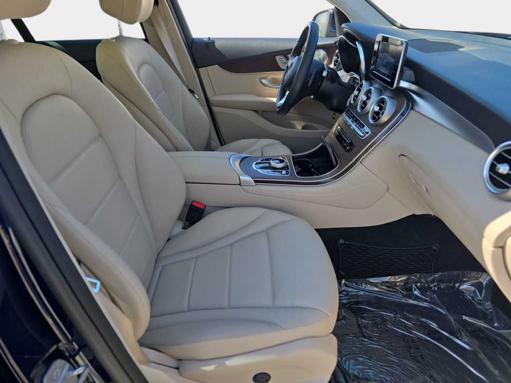 Used 2019 Mercedes-Benz GLC 300 4MATIC image 12