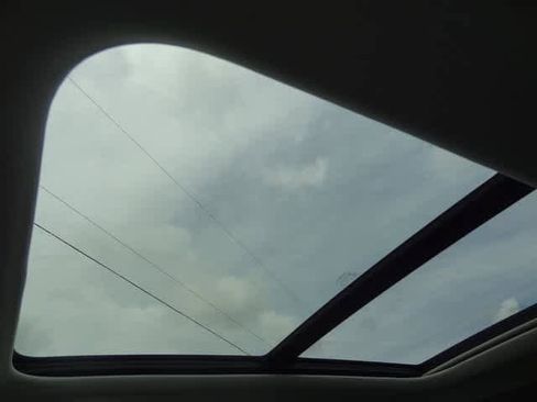 Used 2023 Jeep Grand Cherokee Limited image 7