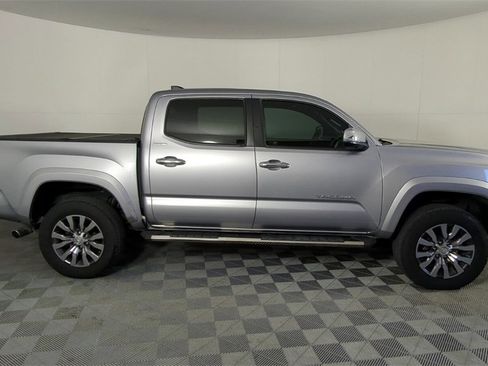 Used 2020 Toyota Tacoma Limited image 4