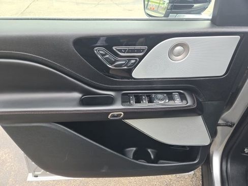 Used 2023 Lincoln Aviator Reserve w/ Equipment Group 201A image 34