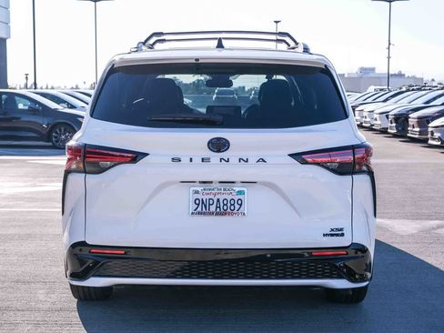 Certified 2024 Toyota Sienna XSE w/ XSE Premium Package FWD image 5