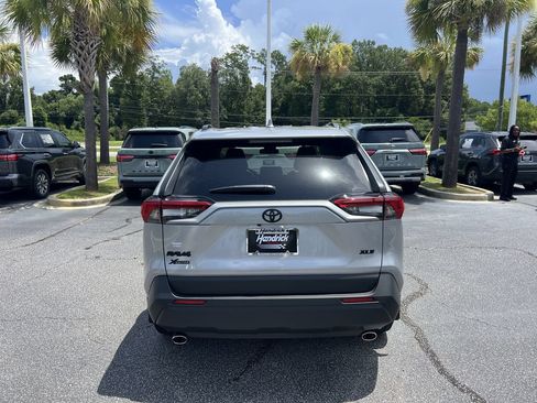 Used 2025 Toyota RAV4 XLE w/ Convenience Package FWD image 9